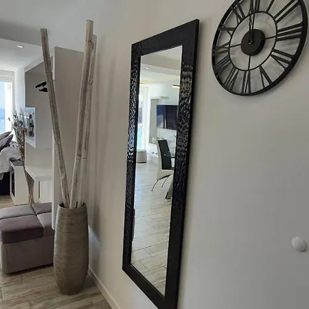Callao Salvaje Beach Apartment Апартаменты Кальяо-Сальвахе